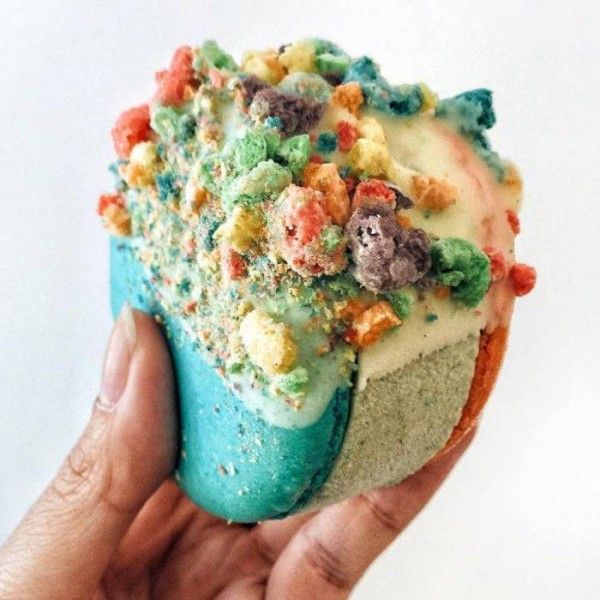 Decadent Ice Cream Macaron – шедевр в мире десертов